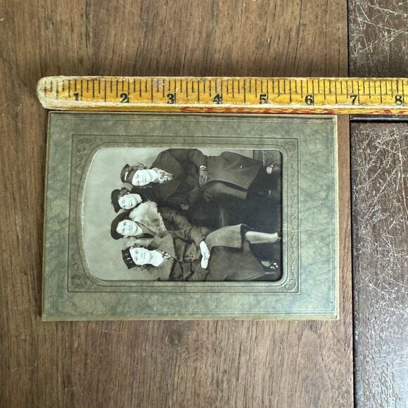 Vintage Photobooth Studio Photography‎ Group of 4 Women Girlfriends Best Friends - Picture 5 of 10